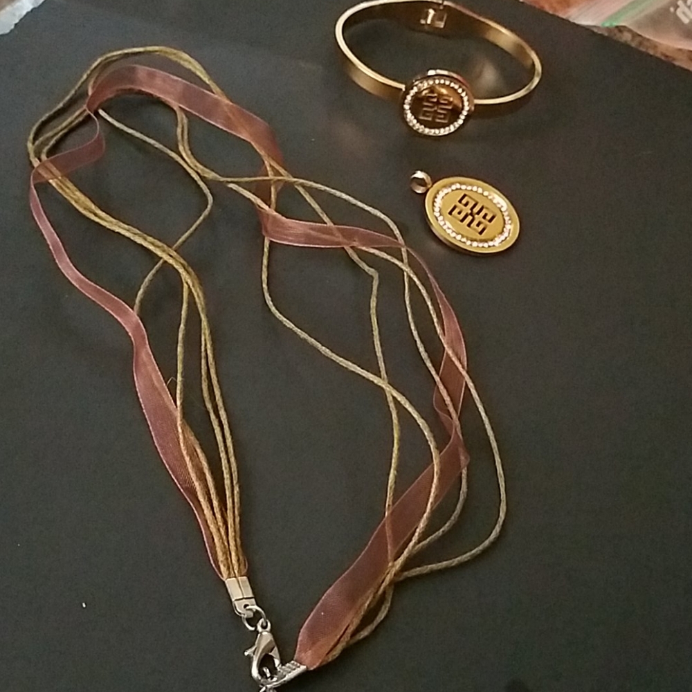 Three pieces sold together.